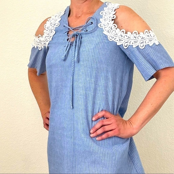 J.O.A. Tops - J.O.A. top lace NWOT blue top cutout shoulder lace trim sz L